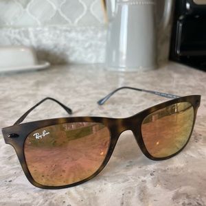 Ray-Ban WAYFARER LIGHT RAY Sunglasses